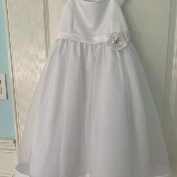 David’s Bridal Flower Girl Dress - Picture 1 of 2